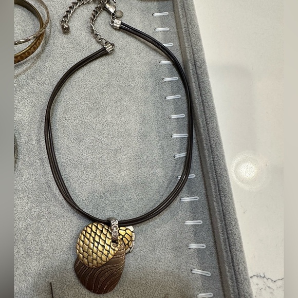 14 Pieces Vintage inspired jewelry bundle earrings, necklace and bracelets - Picture 6 of 10